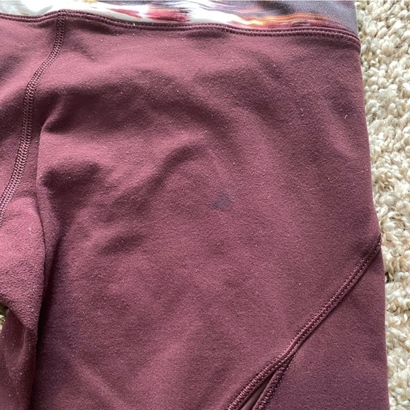 Lululemon Maroon Purple Cropped Leggings Sz 4 w/ Flaw 21” Inseam - Picture 6 of 10